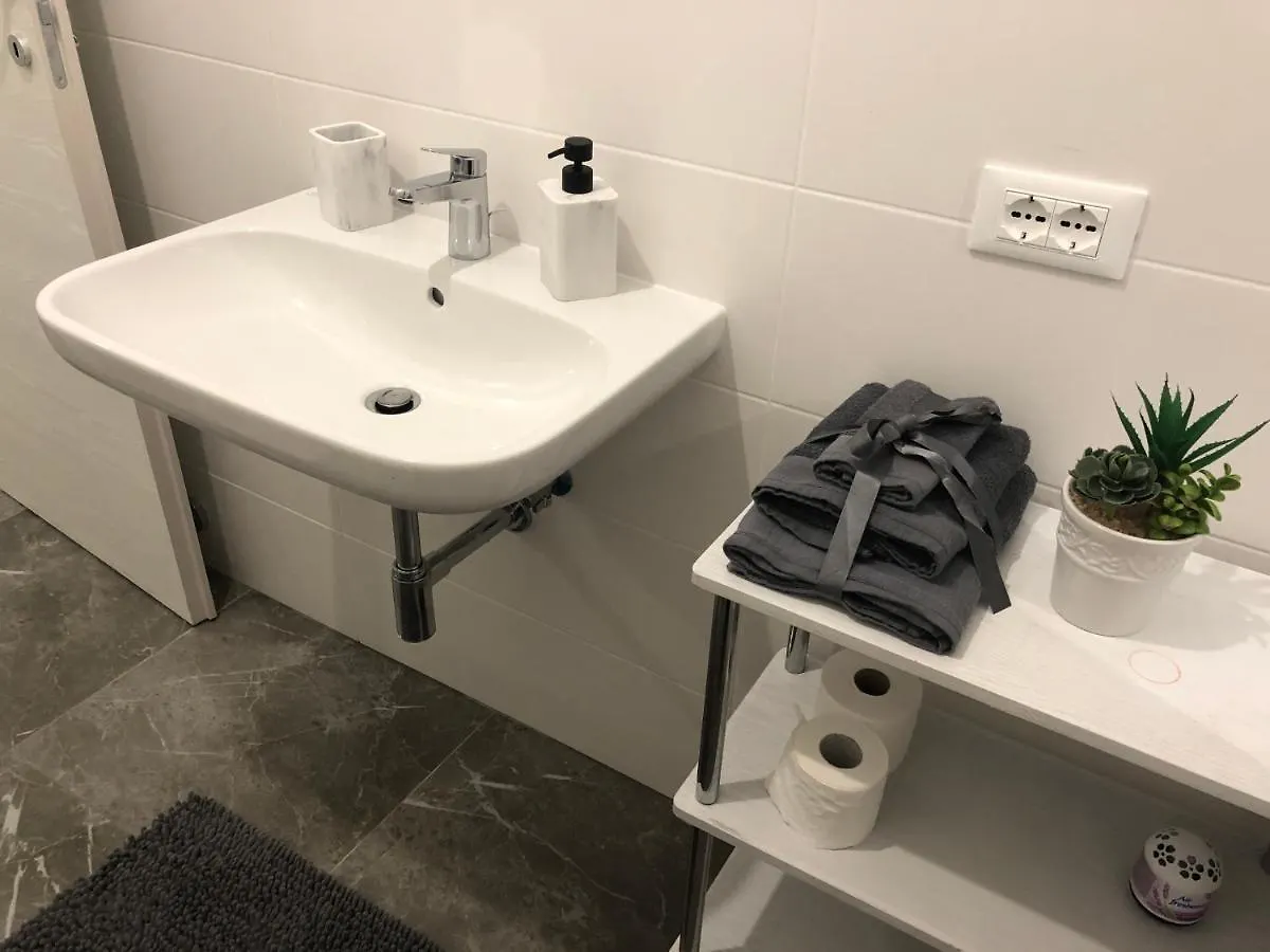 Welcome Milano Guest House 0*, Milan